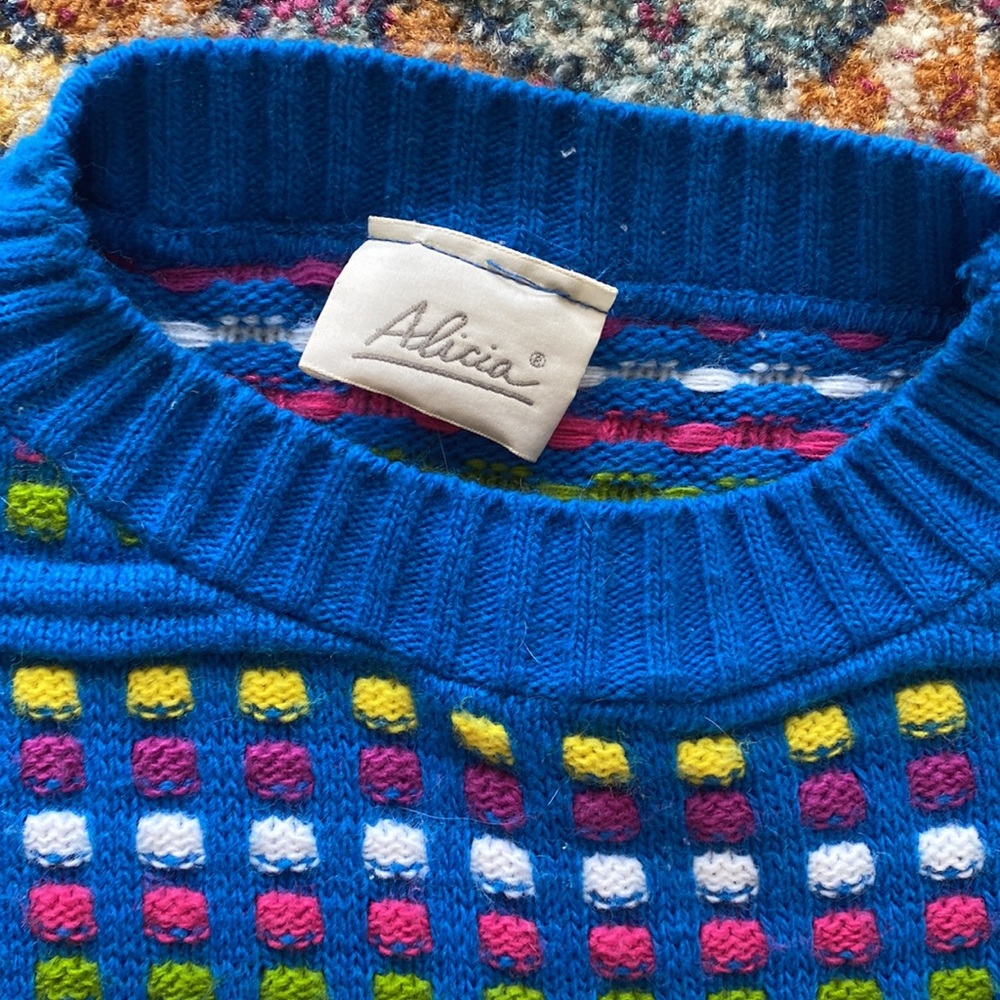 Colorful sweater - Picture 2 of 4